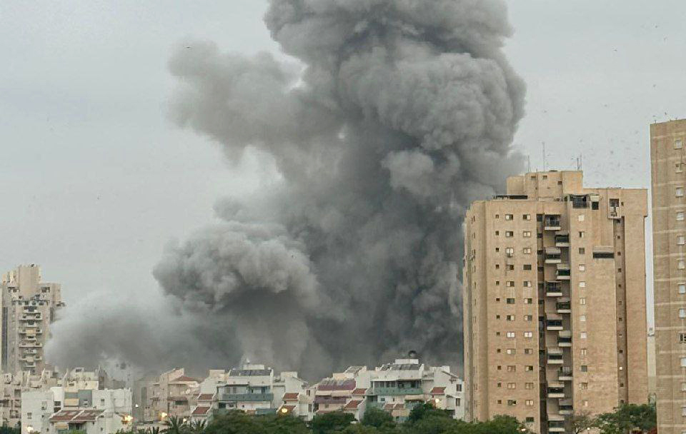 Iran achieves victory, forcing the enemy to cease fire