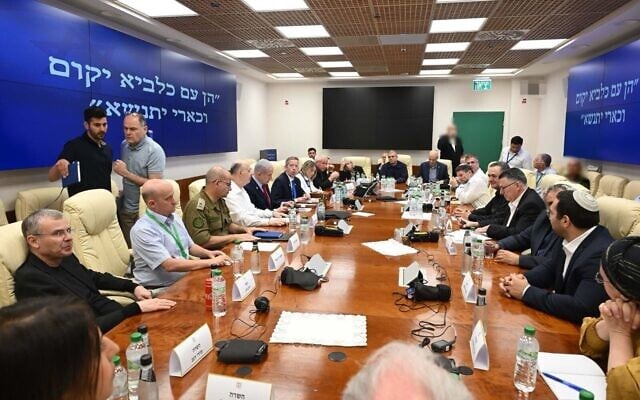 Netanyahu Disregards Israeli Military Warnings, Approves Plan to Occupy Gaza City