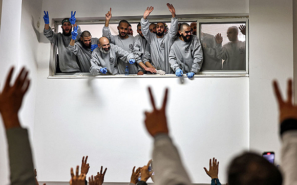 Over 9,600 Palestinian and Arab prisoners in Israeli jails