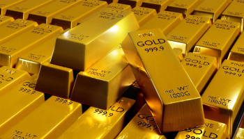 أسعار الذهب تتراجع إلى أدنى مستوى في أكثر من شهر