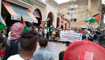 آلاف المغاربة يرفضون المخطط الإسرائيلي لتهجير الفلسطينيين