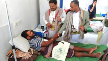 كوادر الأوقاف بذمار وتعز يزورون المرابطين في الجبهات
