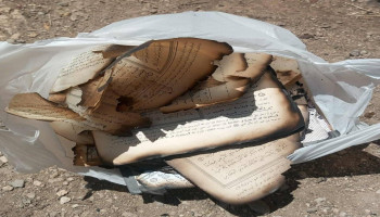 "مستوطنون" صهاينة يقدمون على حرق نسخ من القرآن بمسجد في نابلس