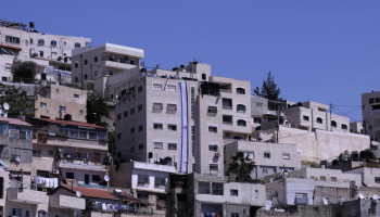 العدو الصهيوني ينفذ قرارات إخلاء قسرية لصالح جمعية استيطانية بالقدس المحتلة