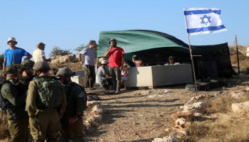 مستوطنون صهاينة يقيمون بؤرتين استيطانيتين شرق عقربا جنوبي نابلس