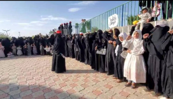 قافلة ووقفة لحرائر بني الحارث بأمانة العاصمة دعما للقوة الصاروخية والطيران المسير