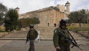 حركة فتح تحذّر من نزع إدارة الحرم الإبراهيمي من الأوقاف الفلسطينية