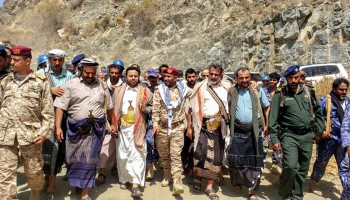إدريس والجنيدي يدشنان فتح طريق عقبة ثرة الرابط بين محافظتي البيضاء وأبين
