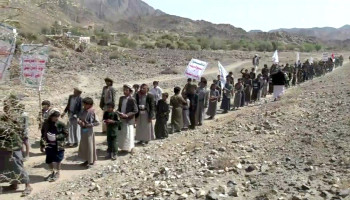 مسير طلابي في مديرية بدبدة بمأرب تضامناً مع غزة وتنديداً بجرائم الإبادة