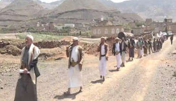 مسير راجل لمنتسبي قوات التعبئة بمديرية الطيال في صنعاء