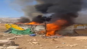 مستوطنون صهاينة يحرقون منازل البدو في جبع بالقدس المحتلة