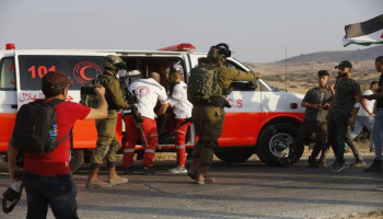 إصابة شاب فلسطيني برصاص العدو الصهيوني بمخيم طولكرم