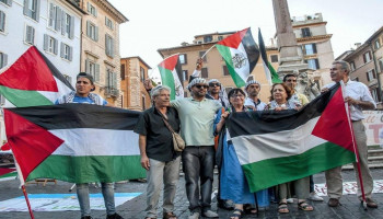 تظاهرات وإضرابات في عدة مدن إيطالية تنديدًا بحر الإبادة الصهيونية بغزة