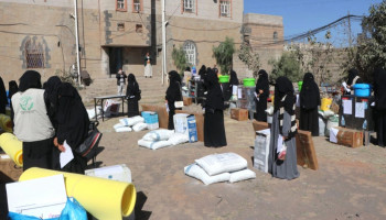 فرع اتحاد نساء اليمن بذمار يوزع مشاريع تمكين اقتصادي لـ 15 أسرة
