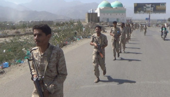 مسير عسكري في خدير بتعز إحياءً لذكرى استشهاد الرئيس الصماد