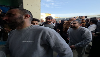 غزة.. وصول 8 أسرى محررين إلى مستشفى شهداء الأقصى بحالات صحية متدهورة