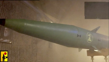 حزب الله يدك مقرات وقواعد العدو الصهيوني بالصواريخ والمسيرات