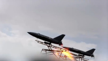 الجيش الإيراني يستهدف مركز صناعات الطيران للعدو ومقر أميركي في السعودية