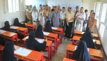 محافظ الحديدة يتفقد الأنشطة الصيفية واختبارات الشهادة الأساسية في الدريهمي