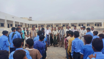 البشري يتفقد سير الدورات الصيفية في مديريتي الصليف وكمران بالحديدة