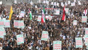 حشود جماهيرية في 96 ساحة بتعز احتفاءً بالنصر وتأكيداً على وحدة الساحات