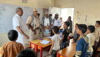 قحيم يتفقد سير الأنشطة والدورات الصيفية في مدينة منظر بالحديدة