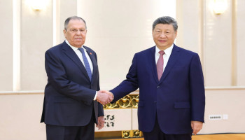 لافروف: موسكو مستعدة لتأدية دور في قضية اليورانيوم الإيراني المخصّب