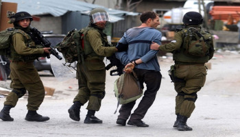 قوات العدو تشن حملة اقتحامات واسعة تخللها اعتقالات في الضفة والقدس