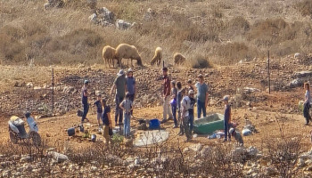 مستوطنون صهاينة يقيمون بؤرة استيطانية جديدة على أراضي العوجا شمال أريحا