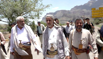 العلامة مفتاح يتفقد عددا من مشاريع الجسور في طريق الحديدة - ذمار - صنعاء