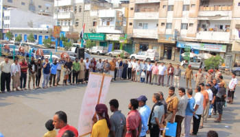 موظفو شركة النفط بالحديدة يعلنون الجهوزية لكسر الحصار