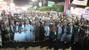 مسيرة جماهيرية في الحوبان بتعز تنديداً باستهداف مطار صنعاء