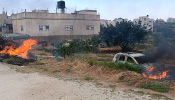 إحراق منازل وإقامة بؤر استيطانية جديدة.. اعتداءات المستوطنين الصهاينة تتصاعد في الضفة والقدس