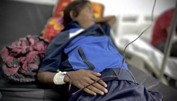 وفاة 4 إلى 5 مرضى سرطان يوميًا في غزة نتيجة تداعيات الحصار والإبادة الصهيونية