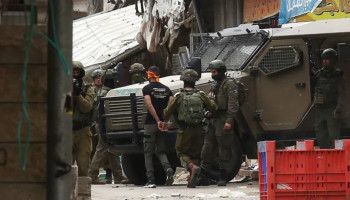قوات العدو تشن حملة اعتقالات في الضفة الغربية