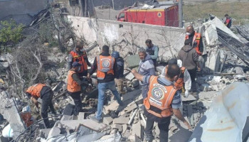 انتشال رفات 19 شهيدًا من أنقاض عمارة مدمرة في غزة