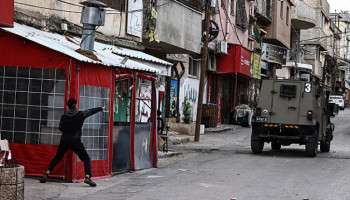 قوات العدو تشن اقتحامات واعتقالات واسعة في الضفة الغربية