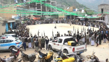وقفة قبلية في مران بصعدة تنديداً بالإساءات الأمريكية للقرآن الكريم