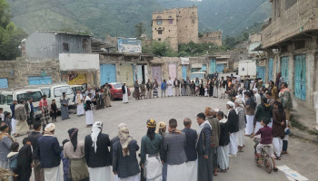 وقفات شعبية بمحافظة إب تأكيداً على استمرار التعبئة والجهوزية