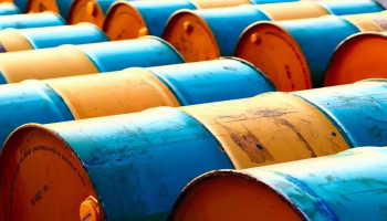 الاحتياطي النفطي الأمريكي يهبط إلى أدنى مستوى له منذ 44 عامًا