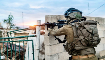 إصابات بين الفلسطينيين خلال حملة دهم واعتقالات صهيونية في الضفة المحتلة