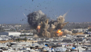 العدو يستهدف قطاع غزة بالطيران الحربي والقصف المدفعي