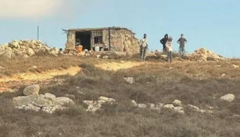 مستوطنون صهاينة يقيمون بؤرة جديدة على أراضي جبع جنوب جنين