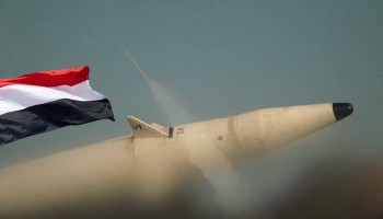 القوات المسلحة تعلن استهداف تحشيدات العدو السعودي في معسكر الدغارير بجيزان