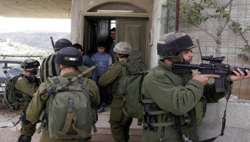 تصعيد ميداني في الضفة والقدس المحتلة.. اقتحامات واعتقالات وهجمات للمستوطنين الصهاينة