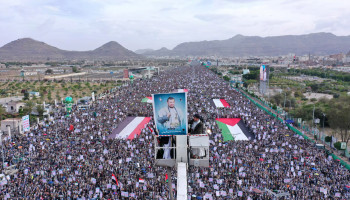 Hundreds of thousands rally in Yemen against US aggression, vow to support Gaza