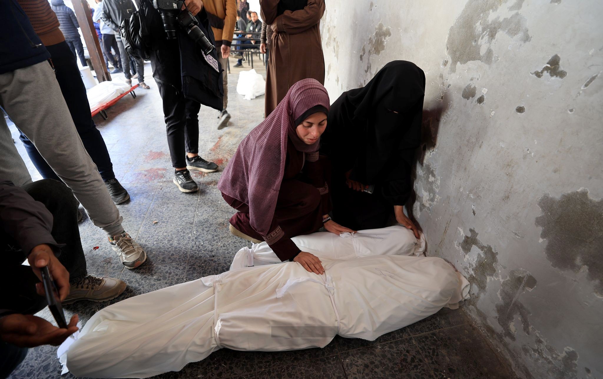استشهاد 20 فلسطينياً بينهم أطفال بقصف صهيوني على قطاع غزة