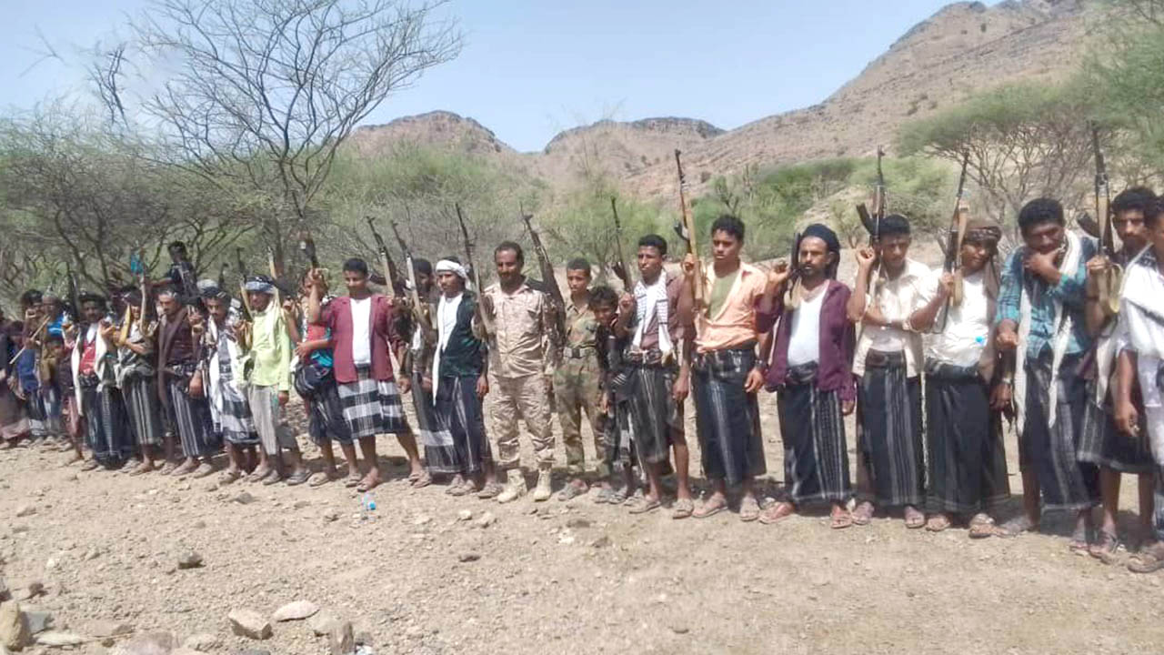 وقفة مسلحة في جبل راس بالحديدة نصرة لغزة وتأكيد الجهوزية