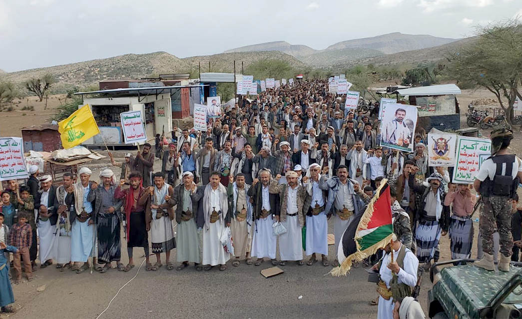 خروج جماهيري في 40 مسيرة بتعز ثباتا مع غزة في مواجهة العدو الصهيوني