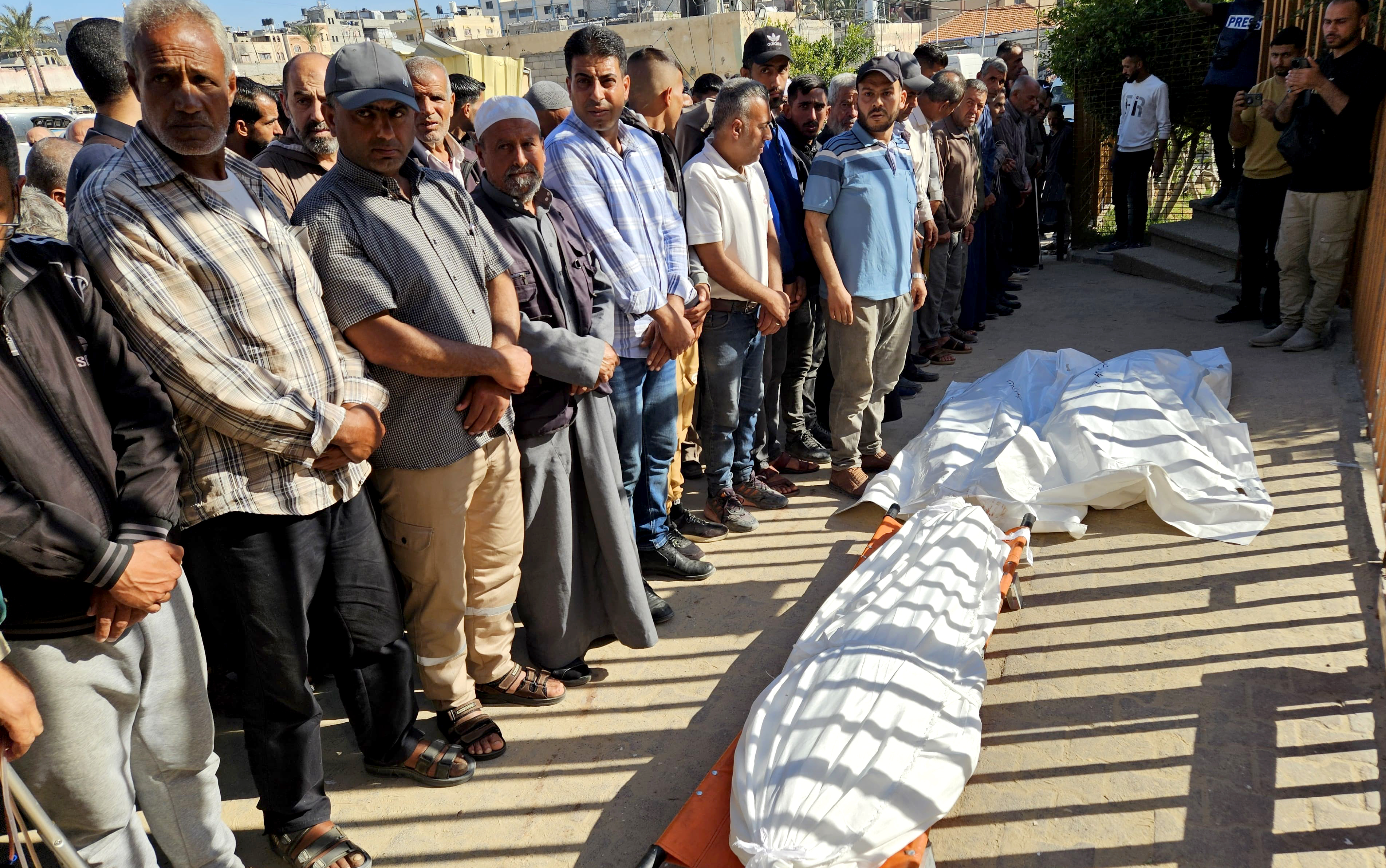 قوات العدو الصهيوني تواصل جرائم الإبادة الوحشية في قطاع غزة